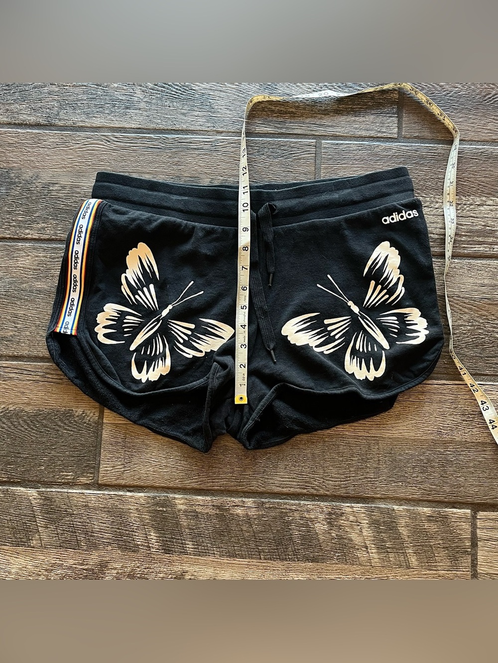 Adidas butterfly drawstring shorts & matching butterfly t-shirt L - Picture 4 of 8